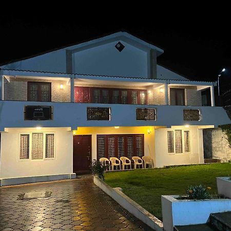 Ls Cottage Ooty Buitenkant foto
